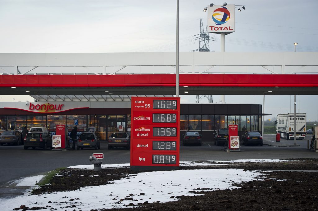 benzineprijs, benzinepomp, tankstation