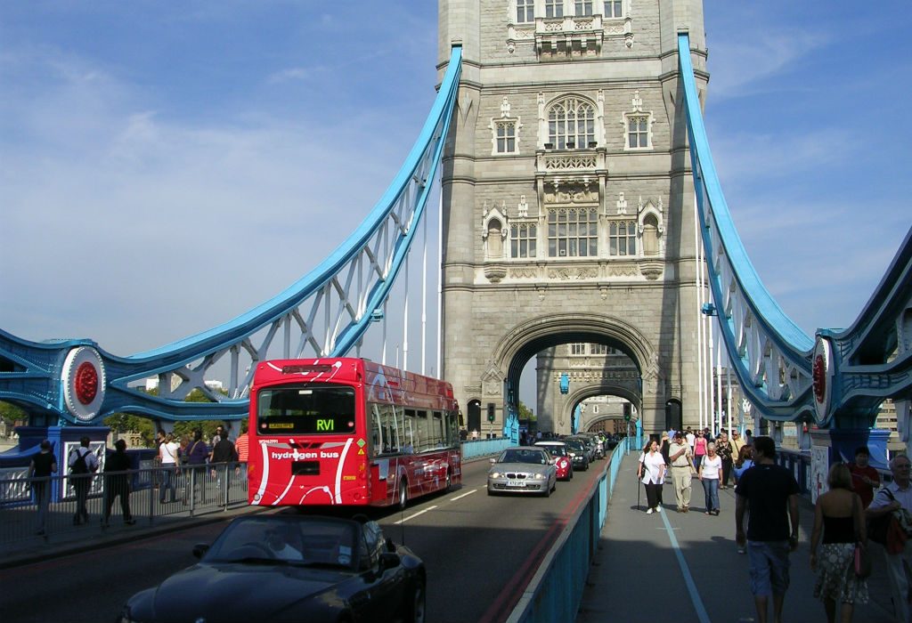 Waterstofbus Londen, Air Products