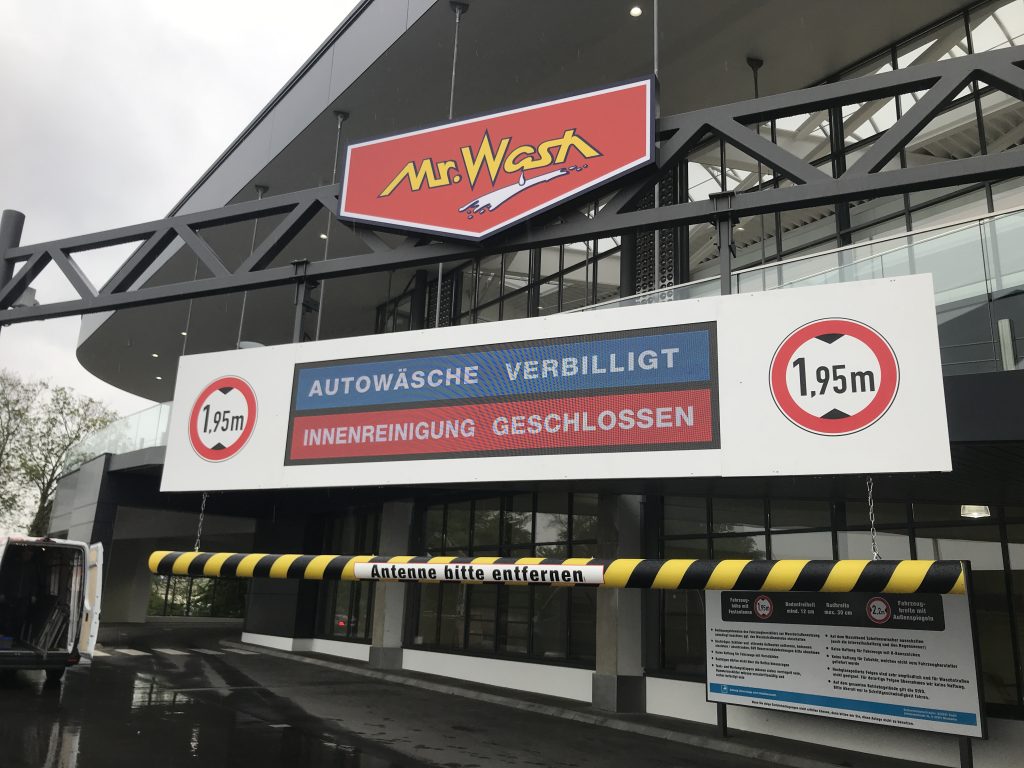 ViaVisual led-schermen carwash Mr Wash