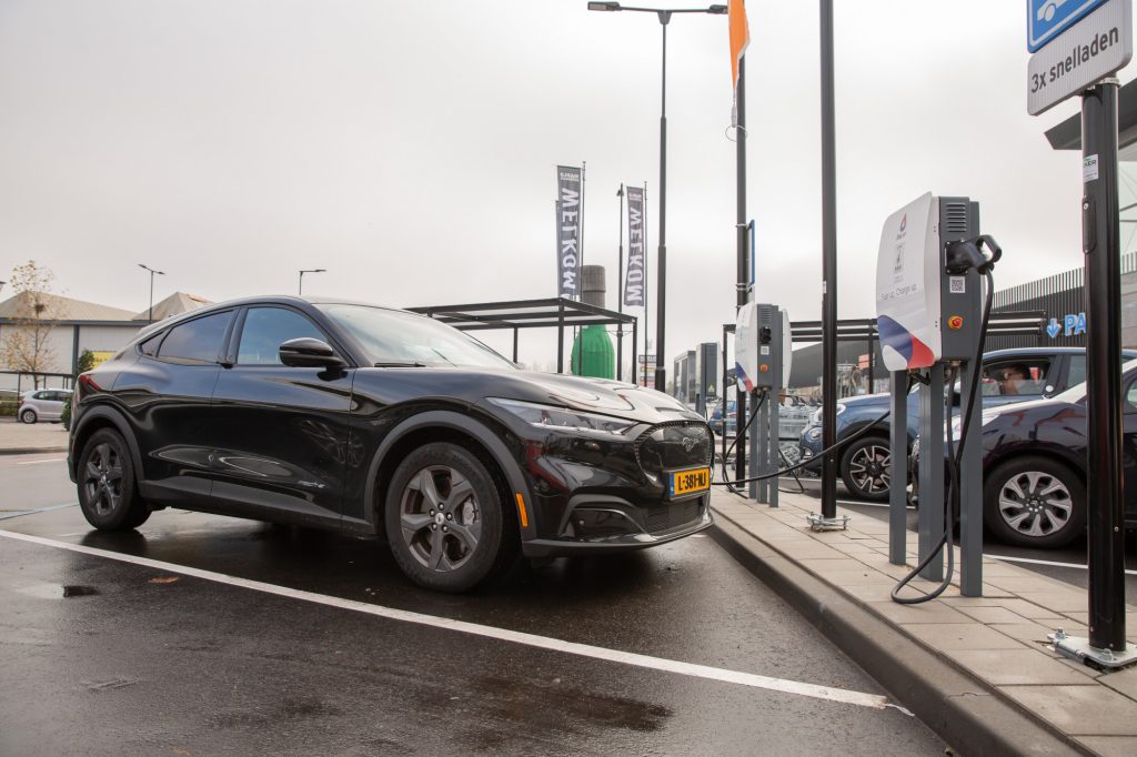 Laadplein Beverwijk Orange Charging