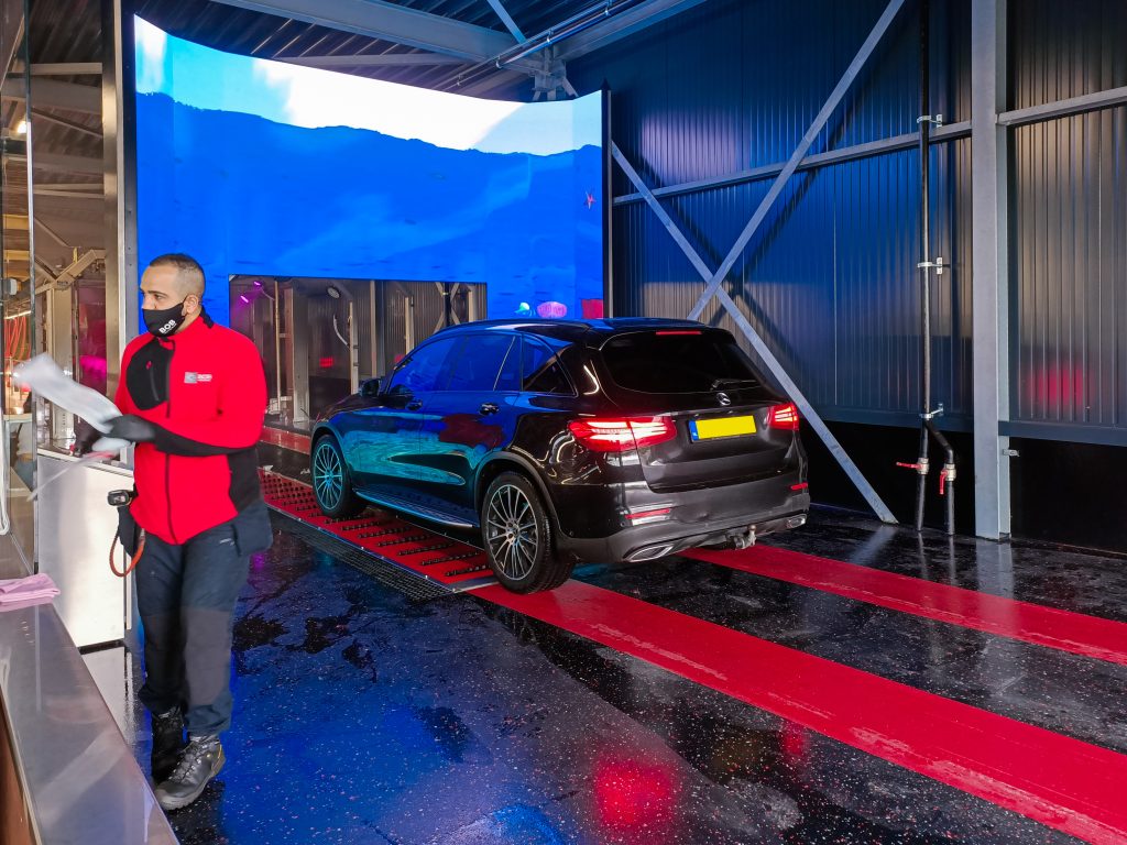 Led-schermen carwash Sizo Group