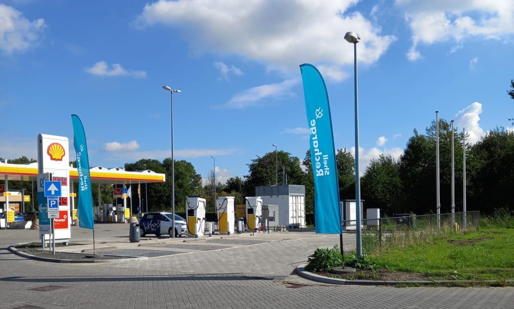 Van Staveren Shell-tankstation Almere Buiten Oost laadplein