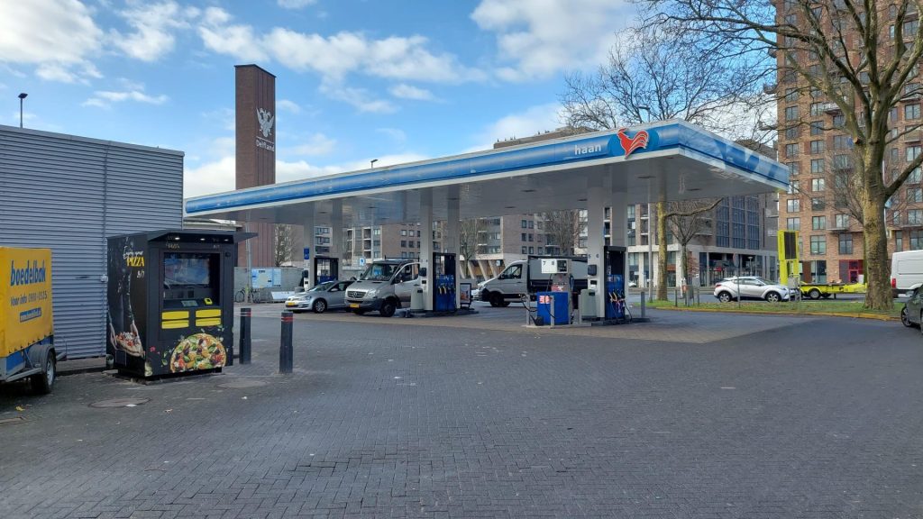 Haan-tankstation Neherkade Den Haag plaatst eerste pizza-kiosk