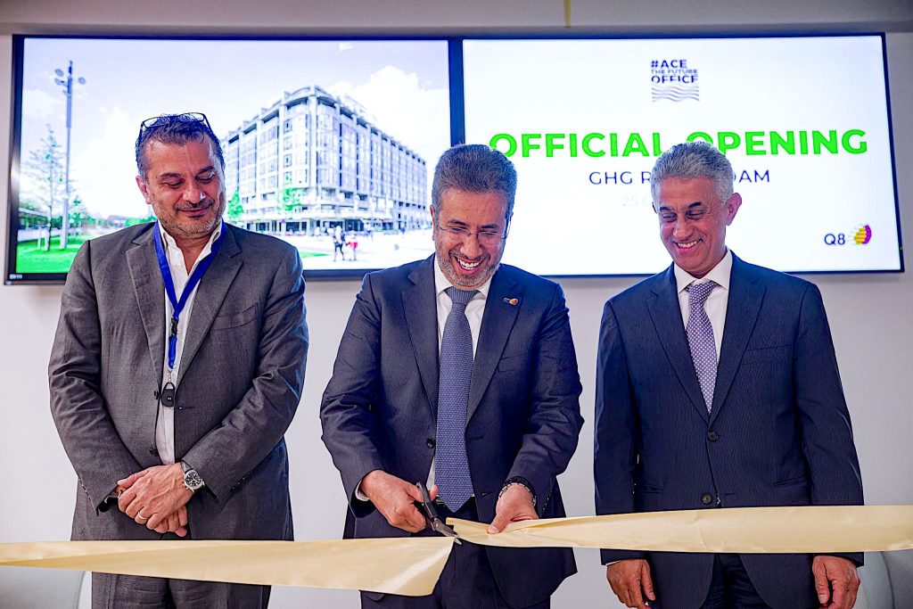 Q8 heeft vrijdag officieel intrek genomen in het nieuwe Europese hoofdkantoor van het bedrijf in het Groot Handelsgebouw in Rotterdam. De openingshandeling werd verricht door mr. Shafi Taleb Fadhel Al-Ajmi, CEO en president van Kuwait Petroleum International.