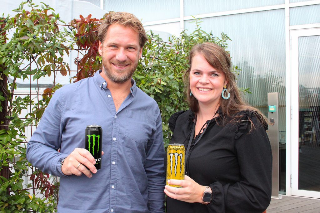 Monster Energy is een van de meest succesvolle drankjes in de tankstations, door het iconische blik en de lekkere smaak. Het merk biedt ook de nodige verkoopkansen. Vooral met haar suikervrije introducties en smaakvolle innovaties als bijvoorbeeld Ultra Gold en Juiced Aussie Lemonade, zorgt Monster Energy voor extra verkopen in het petrolkanaal.