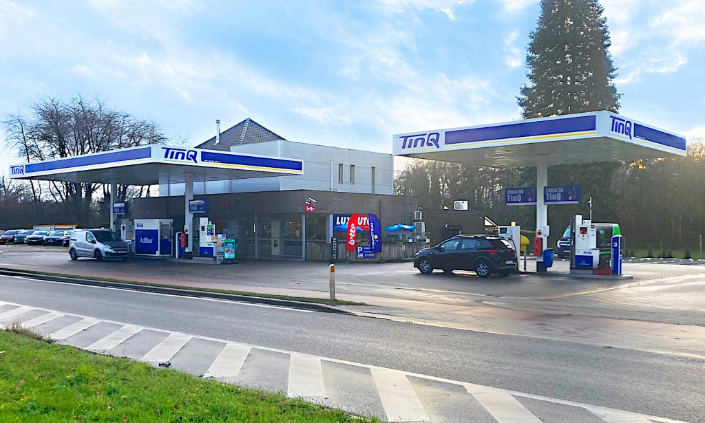 Net als in Nederland en Duitsland, breidt de Nederlandse tankstationformule TinQ ook uit in België. Afgelopen week zijn er twee tanklocaties bijgekomen, waarmee TinQ het netwerk in België zag groeien naar zestien.