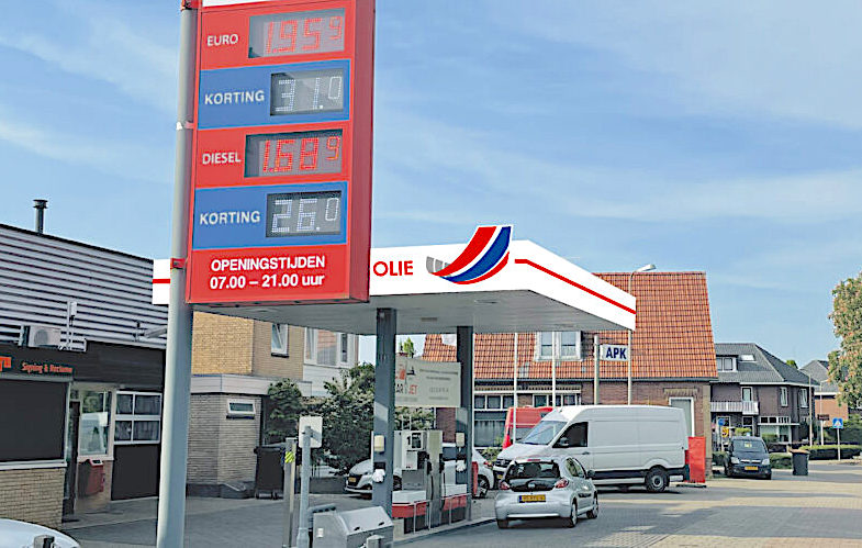 Fieten Olie heeft het onbemande AVIA XPress tankstation aan de Iependijk in Goor overgenomen. Hiermee komt het bedrijf uit Hollandscheveld op een netwerk in Nederland van 69 tanklocaties. Bij de nieuwste Fieten Olie kan Euro95 en diesel worden getankt.