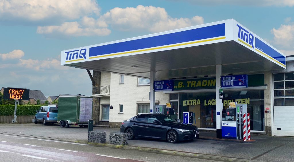 TinQ heeft aan de autoweg N2 in het Belgische Bilzen een nieuw tankstation geopend. Hiermee is de formule in België gekomen op een netwerk van negentien tanklocaties. Hier zal het niet bij blijven, want het bedrijf zegt dit jaar ‘nog meer locaties’ te openen.