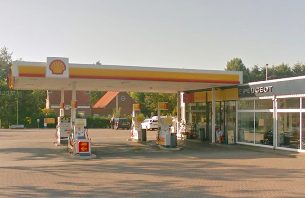 De exploitatie van de twee Shell-tankstations van familiebedrijf Bastians in Bergen op Zoom en Steenbergen is in handen gekomen van De Haan Tankstations. Conja en Marloes Bastians van Bastians Beheer hebben ‘met gemengde gevoelens’ besloten de exploitatie na 70 jaar over te dragen.